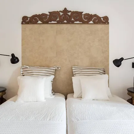 Spacious In With Terrace And Free Netflix Lejlighed Lisboa