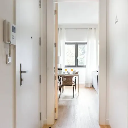 Spacious In With Terrace And Free Netflix Lejlighed *