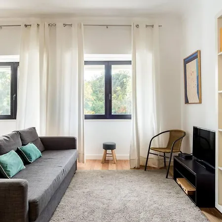 Spacious In With Terrace And Free Netflix