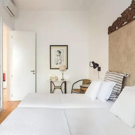 Spacious In With Terrace And Free Netflix アパート リスボン
