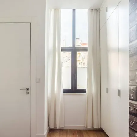 Spacious In With Terrace And Free Netflix * リスボン