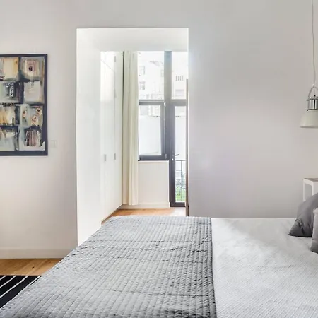 Spacious In With Terrace And Free Netflix アパート *