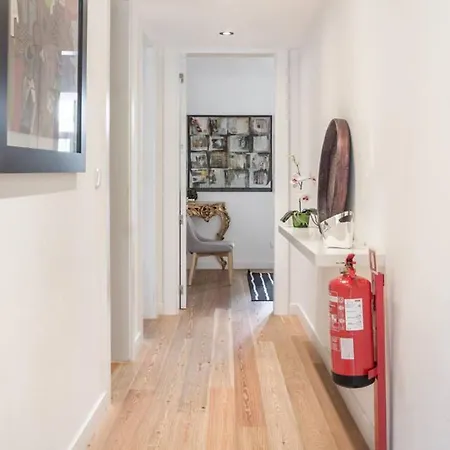 Spacious In With Terrace And Free Netflix * リスボン