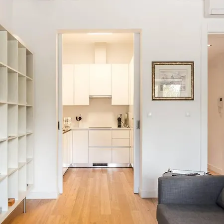 Spacious In With Terrace And Free Netflix アパート *