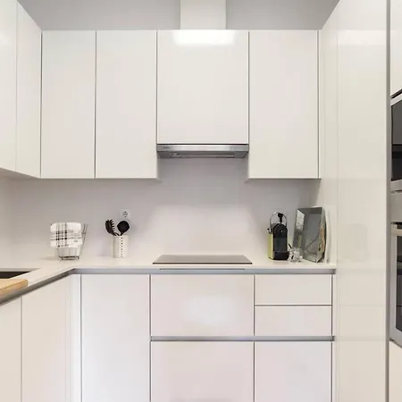 Spacious In With Terrace And Free Netflix * リスボン