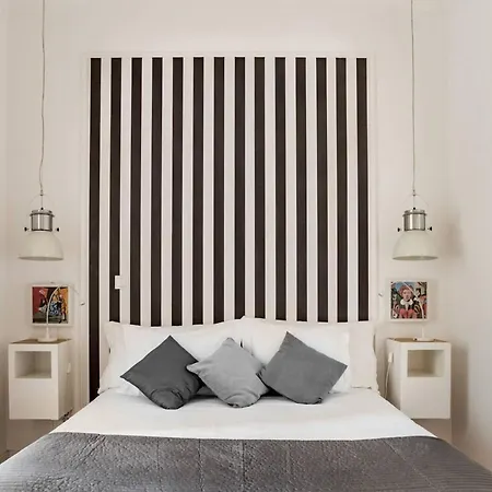 Spacious In With Terrace And Free Netflix アパート